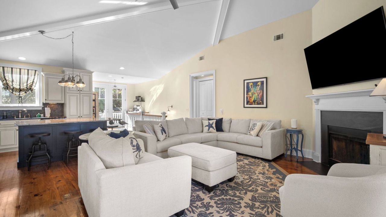 Photo of Livingroom in Blue Heron Lake
