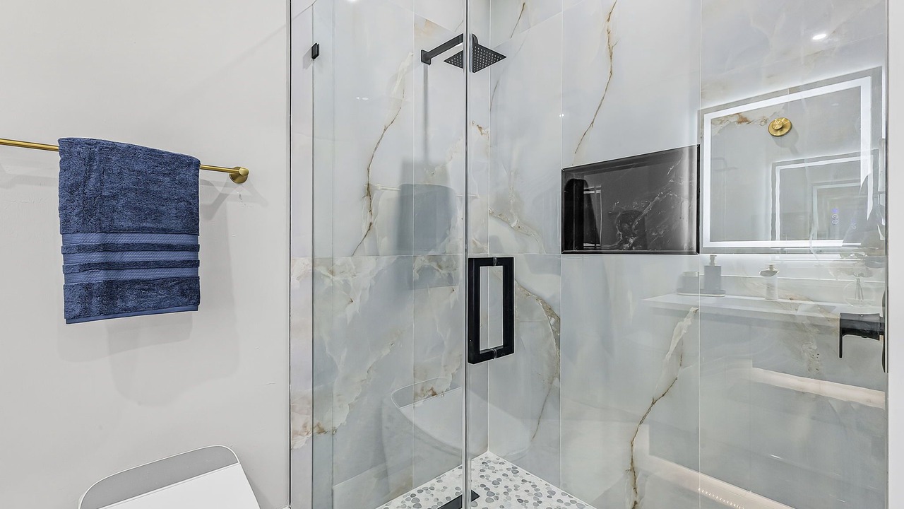 Photo of Bathroom in Trafalgar