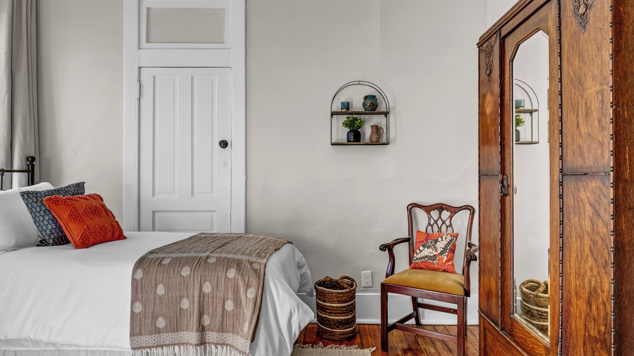 Photo of Bedroom in Thomas Square