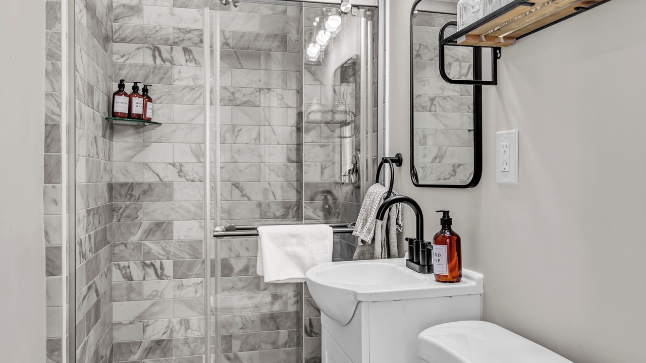 Photo of Bathroom in Thomas Square