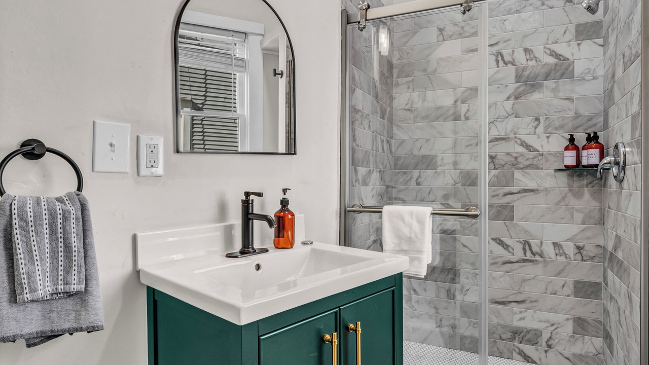 Photo of Bathroom in Thomas Square