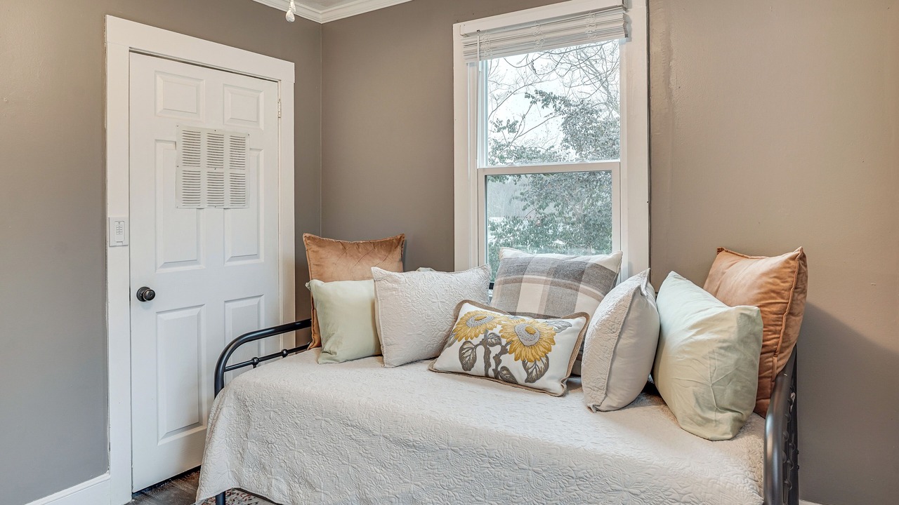 Photo of Bedroom in Greenwood