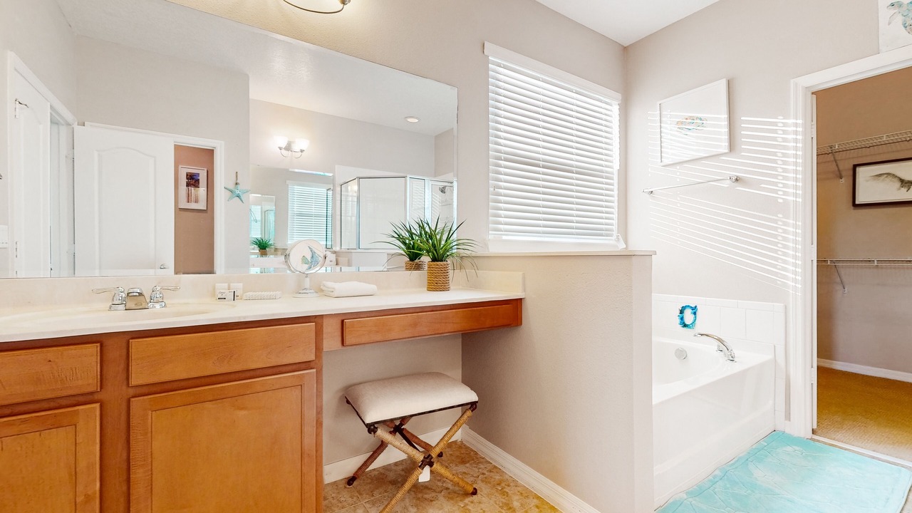 Photo of Bathroom in Trafalgar Village