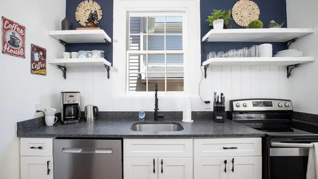 Photo of Kitchen in Savannah Victorian District