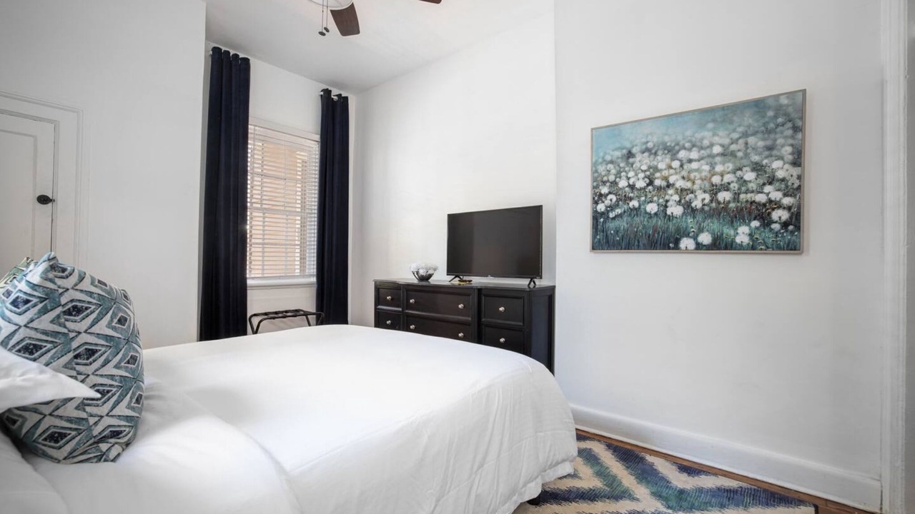 Photo of Bedroom in Savannah Victorian District