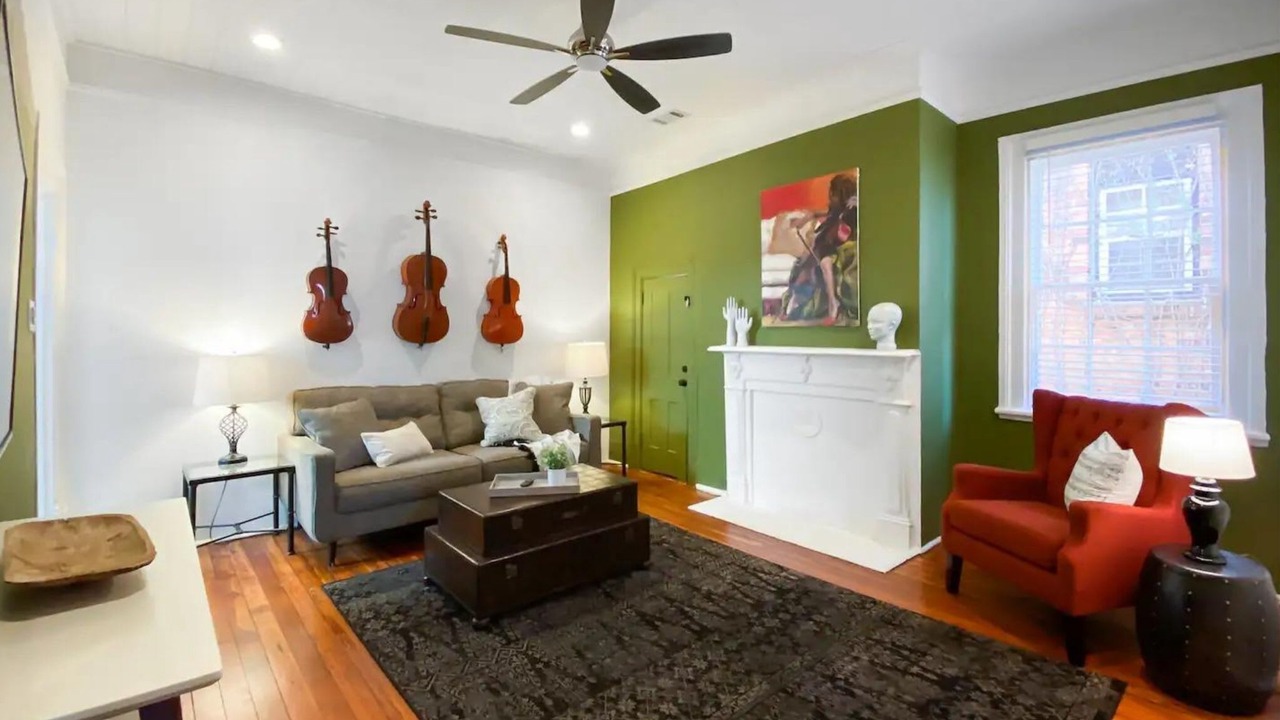 Photo of Livingroom in Savannah Victorian District