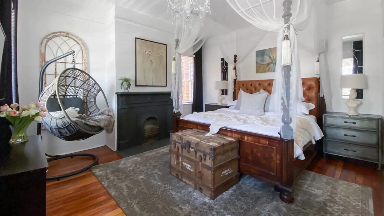 Photo of Bedroom in Savannah Victorian District