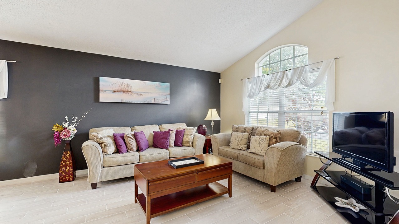Photo of Livingroom in Westridge