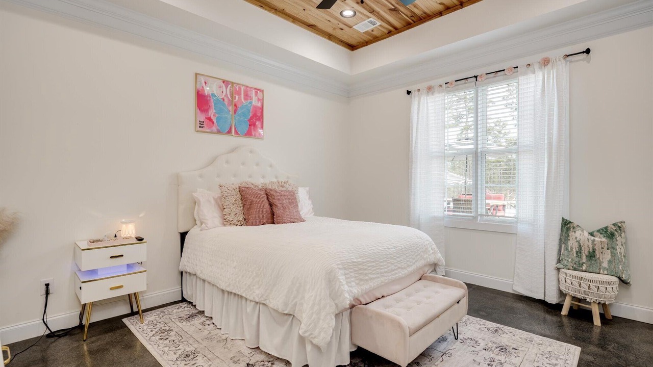 Photo of Bedroom in Appling