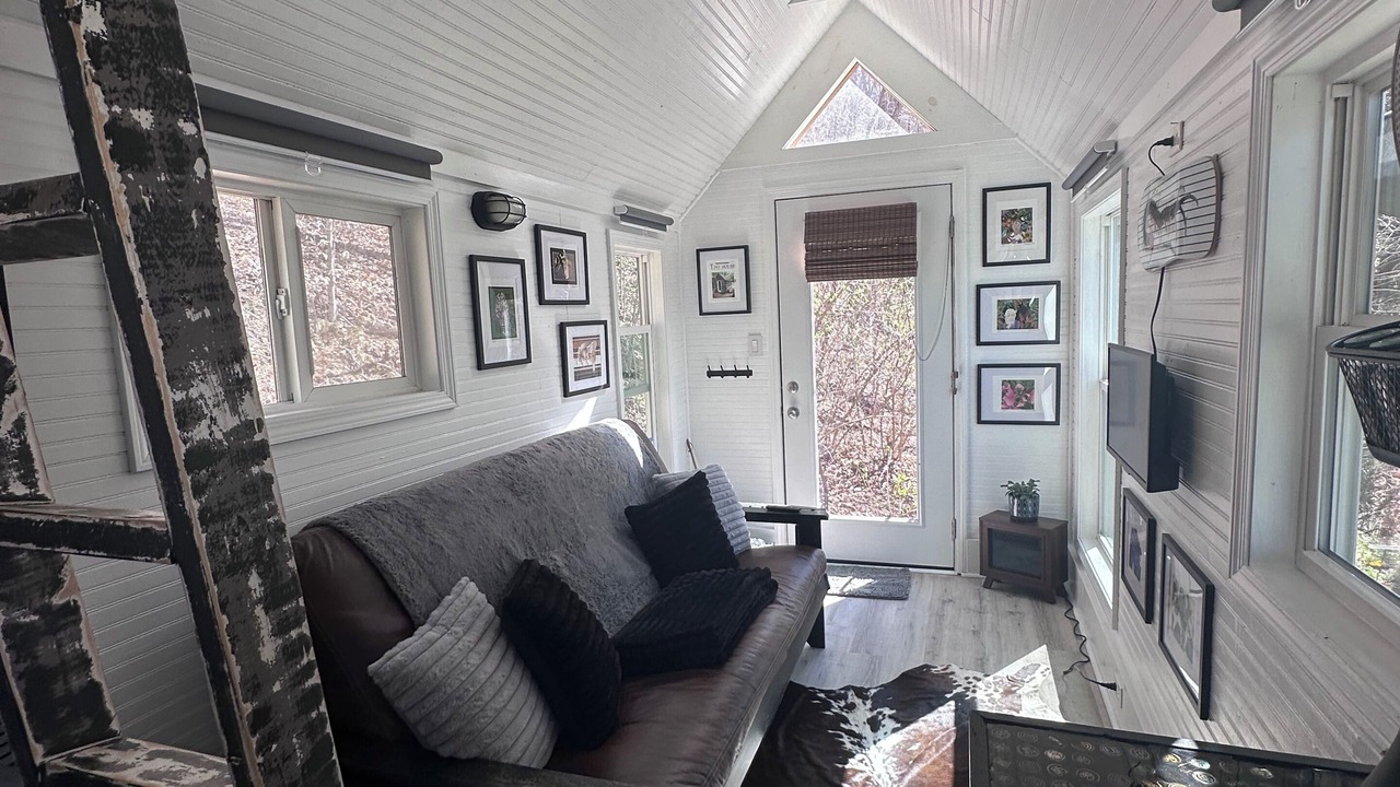 Photo of Livingroom in Tuckasegee