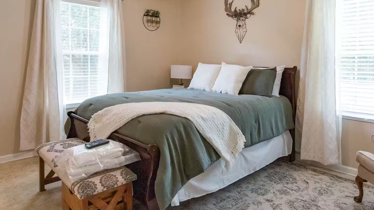 Photo of Bedroom in Pineville