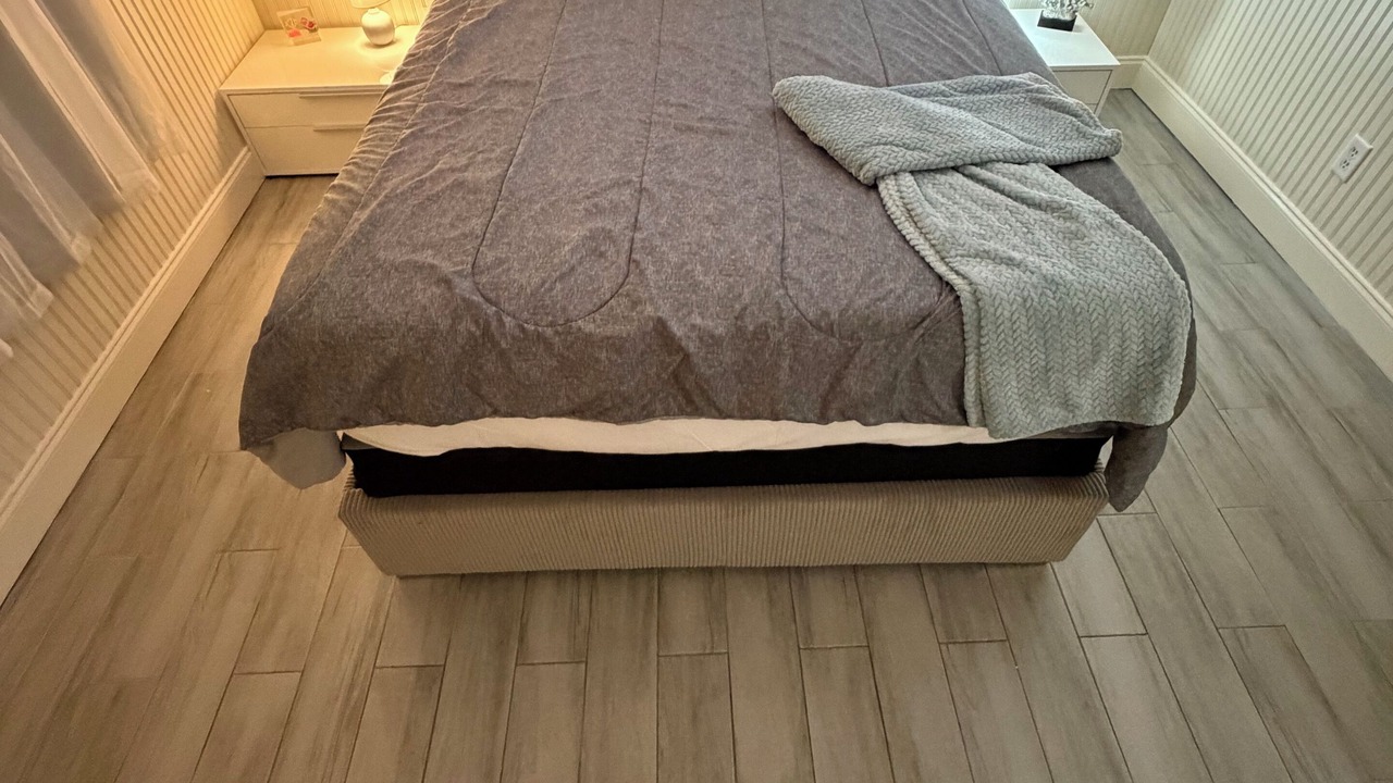 Photo of Bedroom in White City