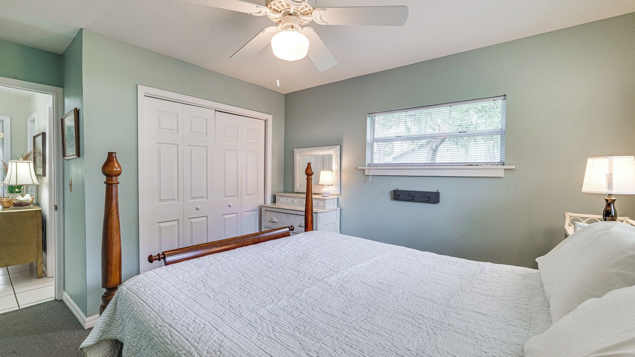 Photo of Bedroom in Crooked Lake