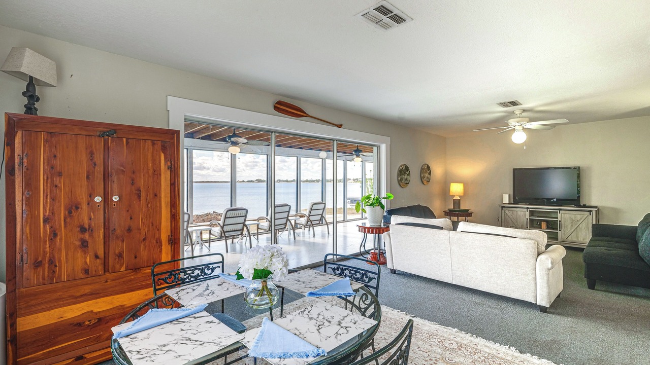 Photo of Bedroom in Crooked Lake