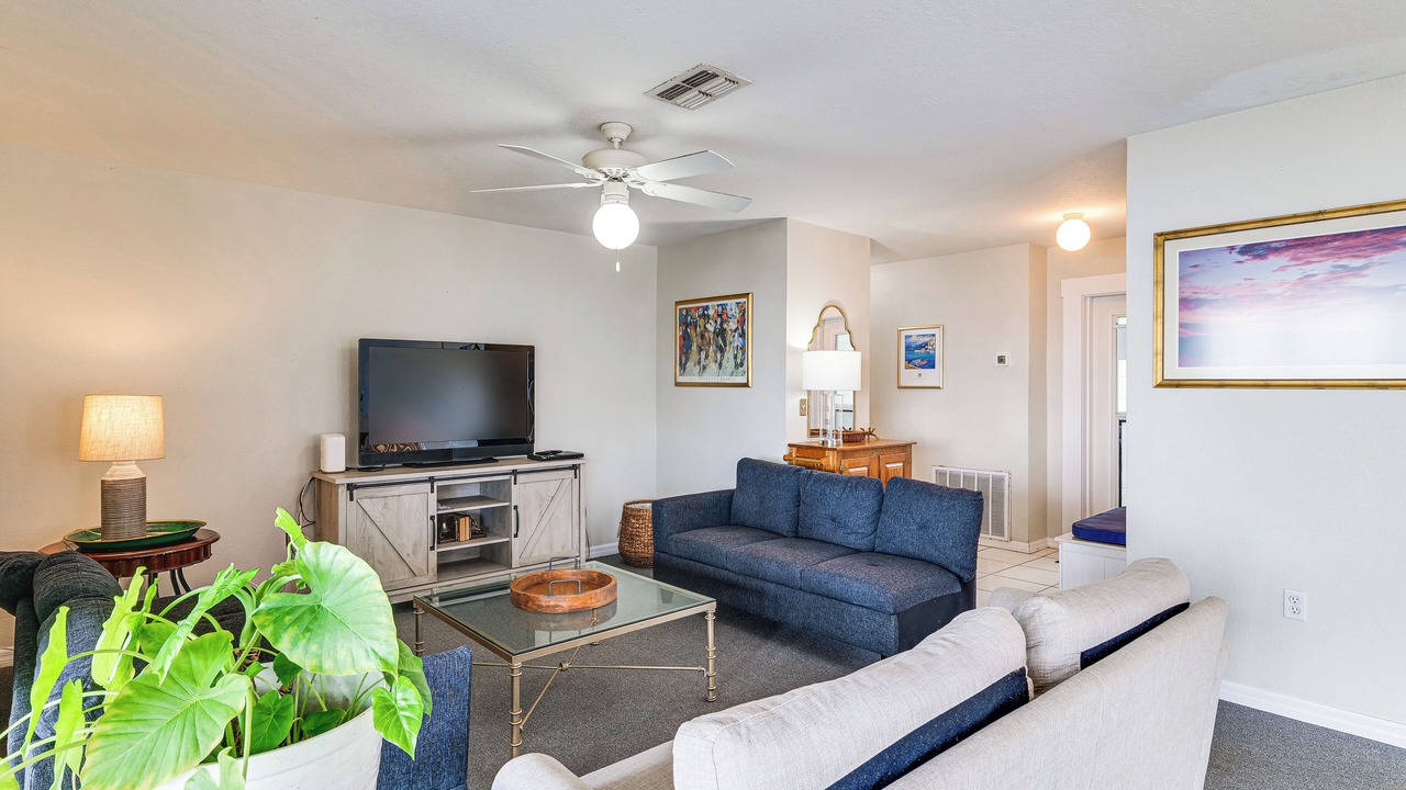 Photo of Livingroom in Crooked Lake