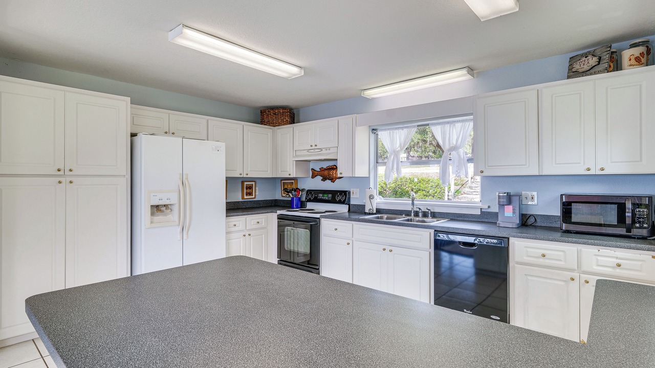 Photo of Kitchen in Crooked Lake