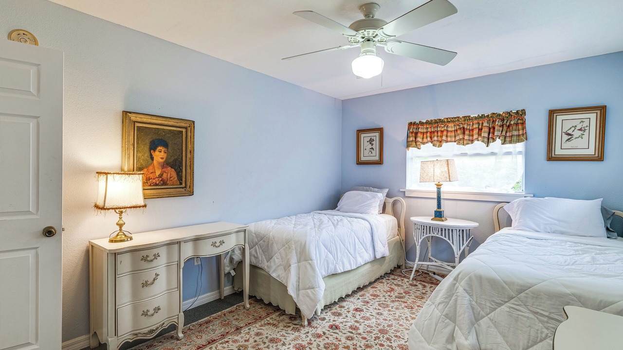 Photo of Bedroom in Crooked Lake