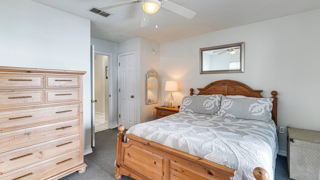 Photo of Bedroom in Crooked Lake