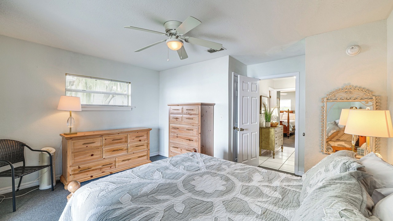 Photo of Bedroom in Crooked Lake