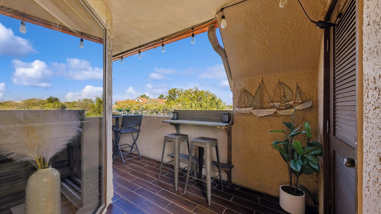 Photo of Patio Balcony in Shelter Cove