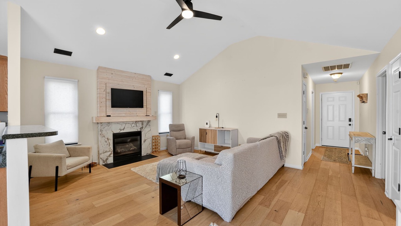 Photo of Livingroom in Oakhurst