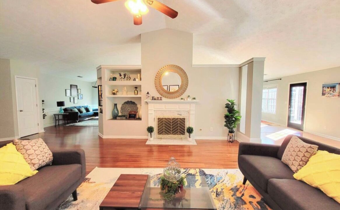 Photo of Livingroom in Buford