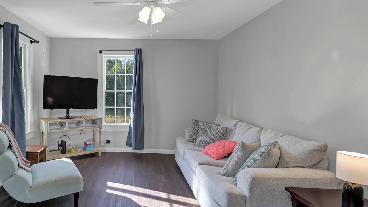Photo of Livingroom in West Columbia