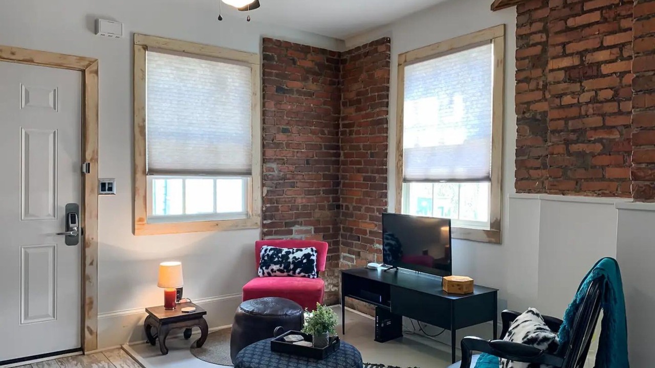 Photo of Livingroom in Savannah Victorian District