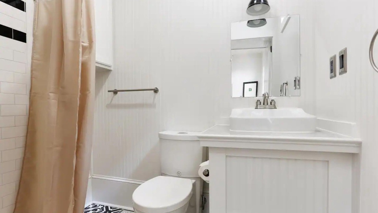 Photo of Bathroom in Savannah Victorian District