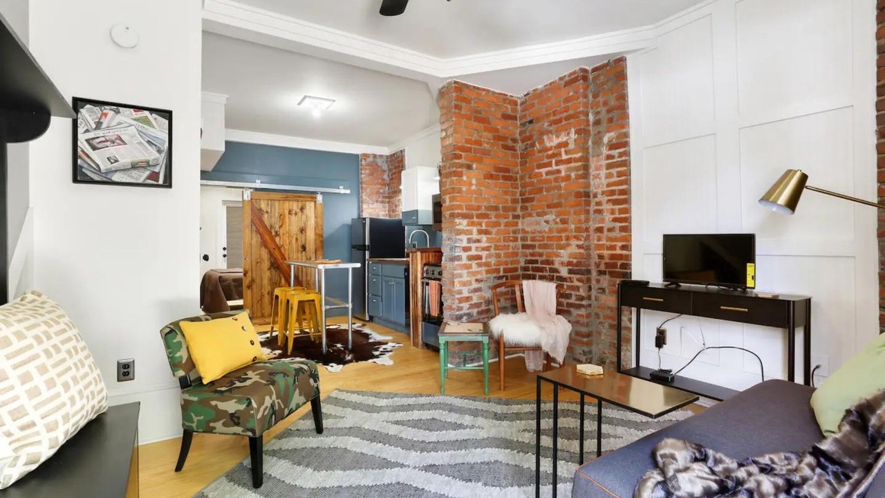 Photo of Bedroom in Savannah Victorian District