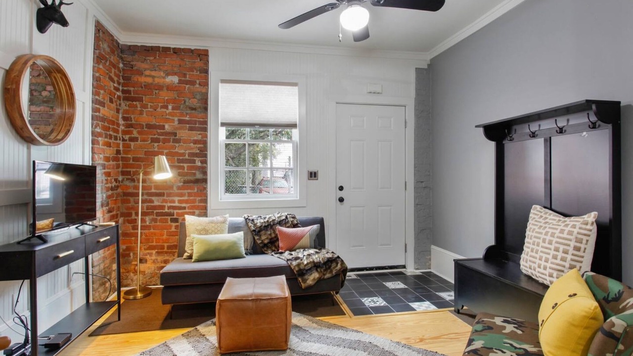 Photo of Livingroom in Savannah Victorian District