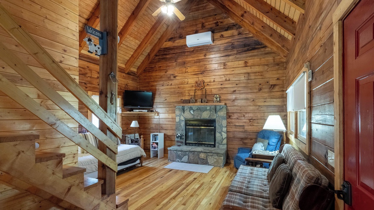 Photo of Livingroom in Tuckasegee