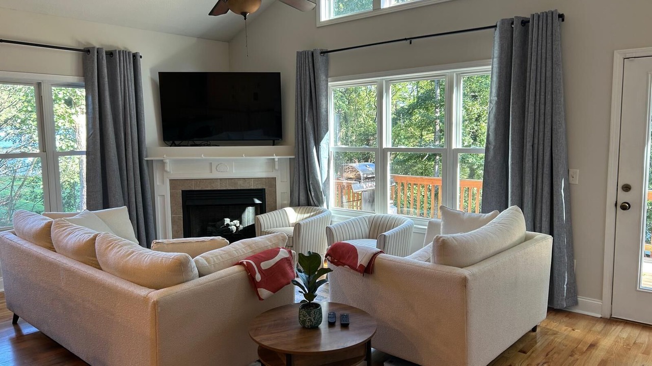 Photo of Livingroom in Anderson