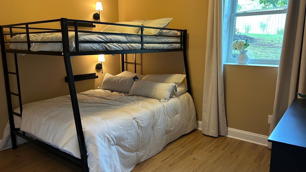 Photo of Bedroom in Anderson