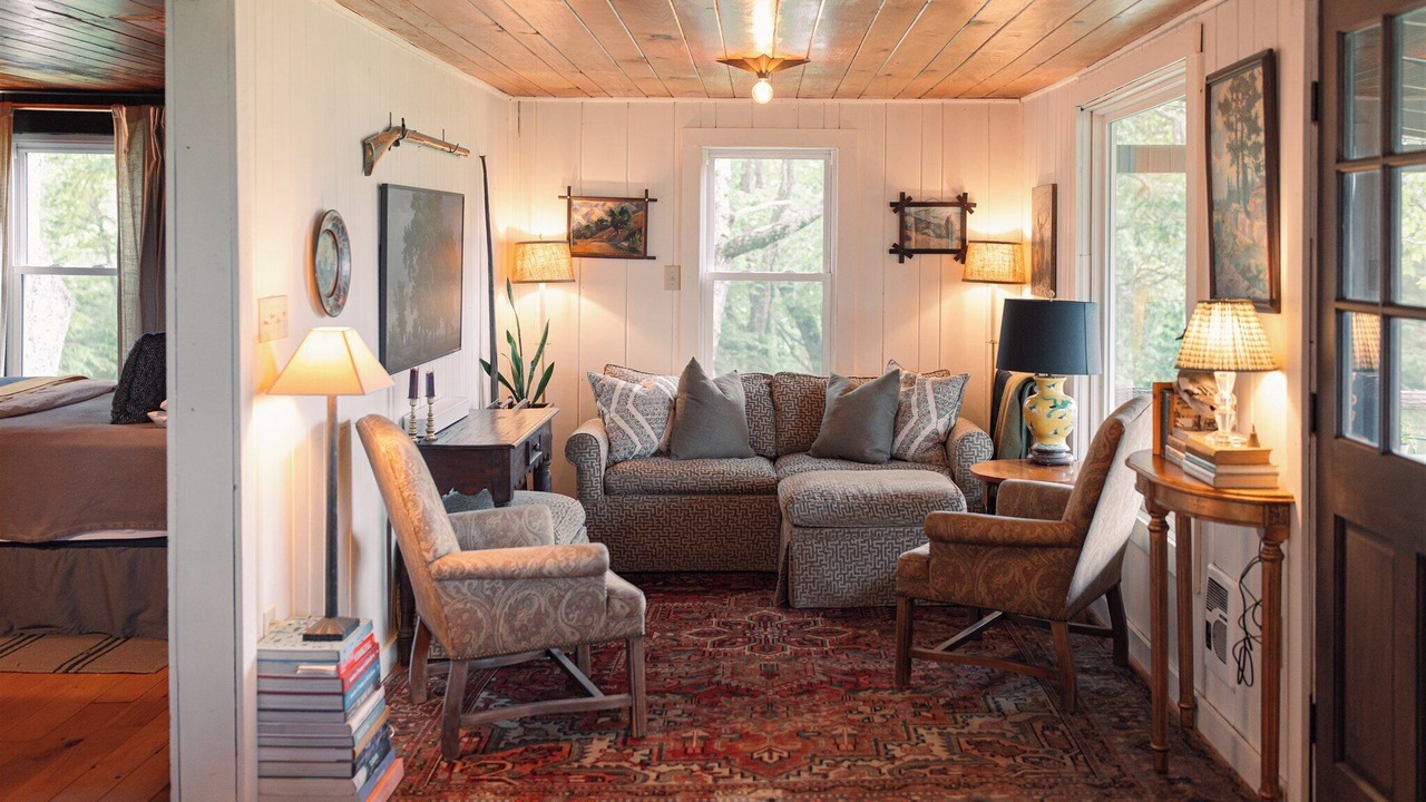Photo of Livingroom in Cullowhee