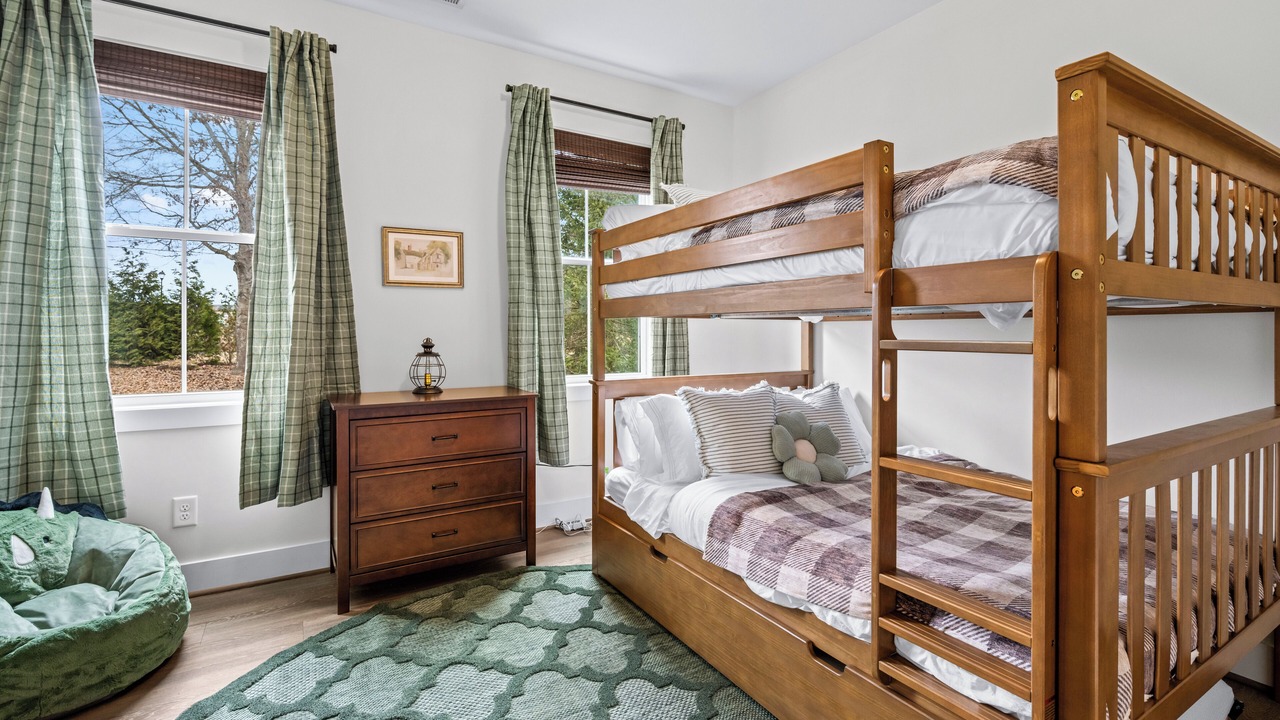 Photo of Bedroom in Taylors