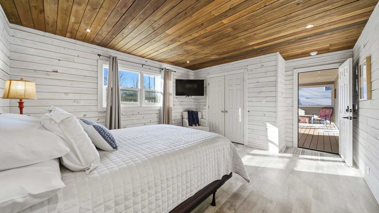 Photo of Bedroom in Leesville