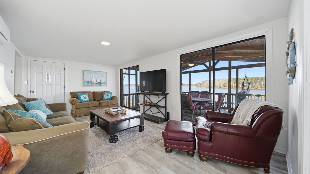 Photo of Livingroom in Leesville