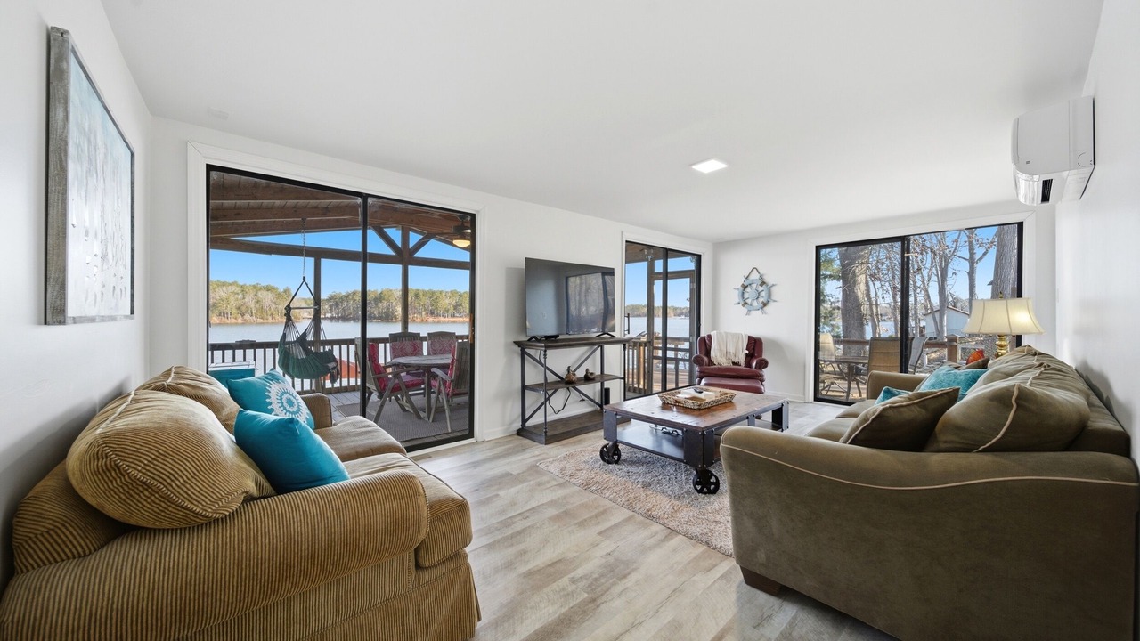 Photo of Livingroom in Leesville