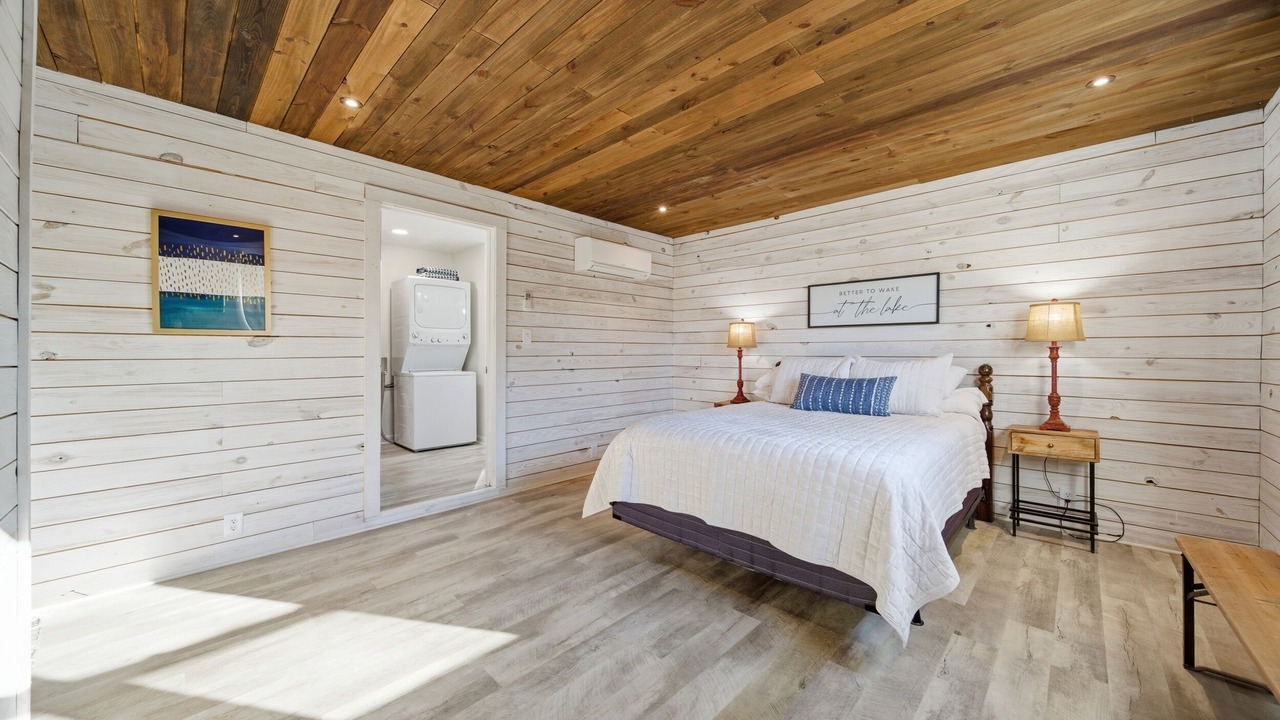 Photo of Bedroom in Leesville