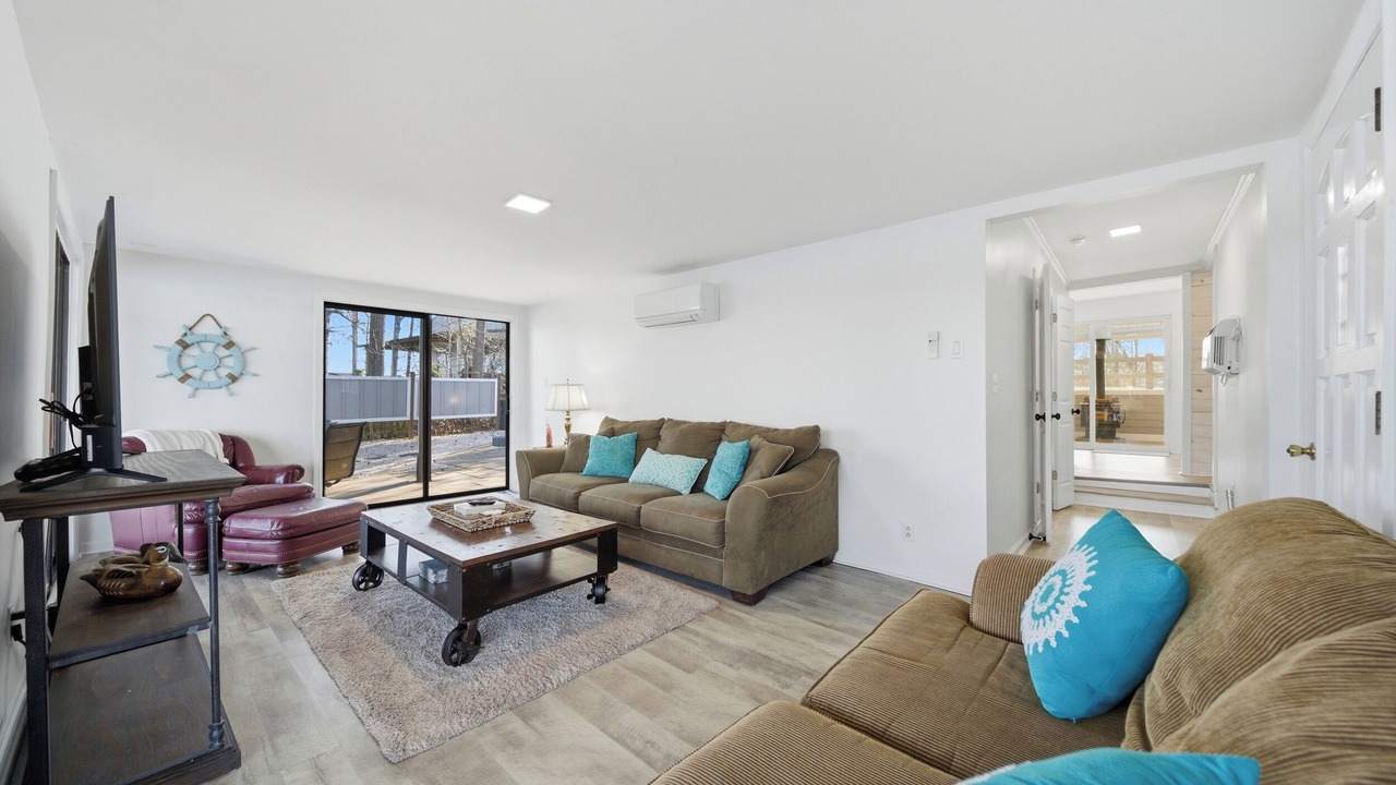 Photo of Livingroom in Leesville