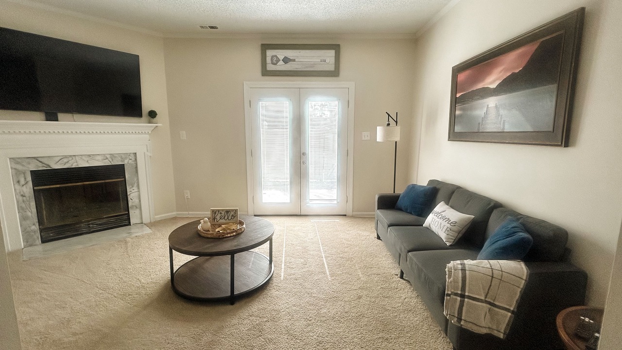 Photo of Livingroom in Northeast Raleigh