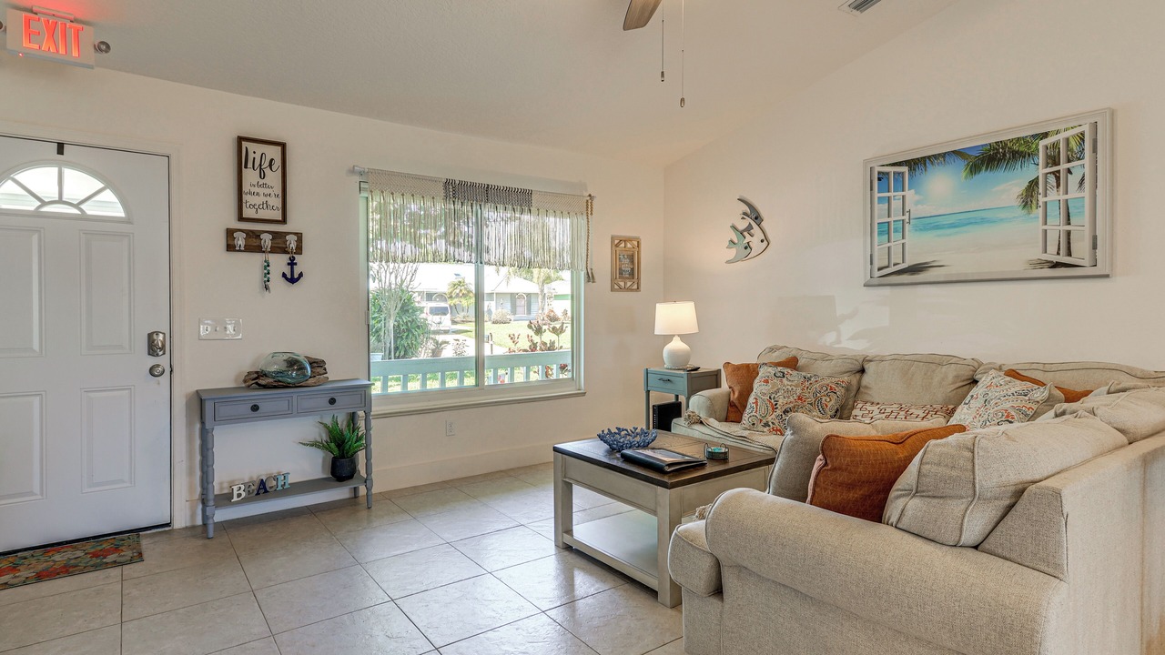 Photo of Livingroom in Florida Ridge