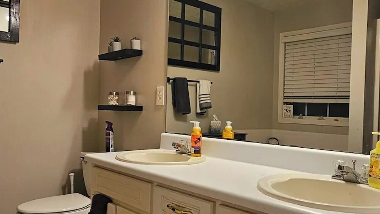 Photo of Bathroom in Winder