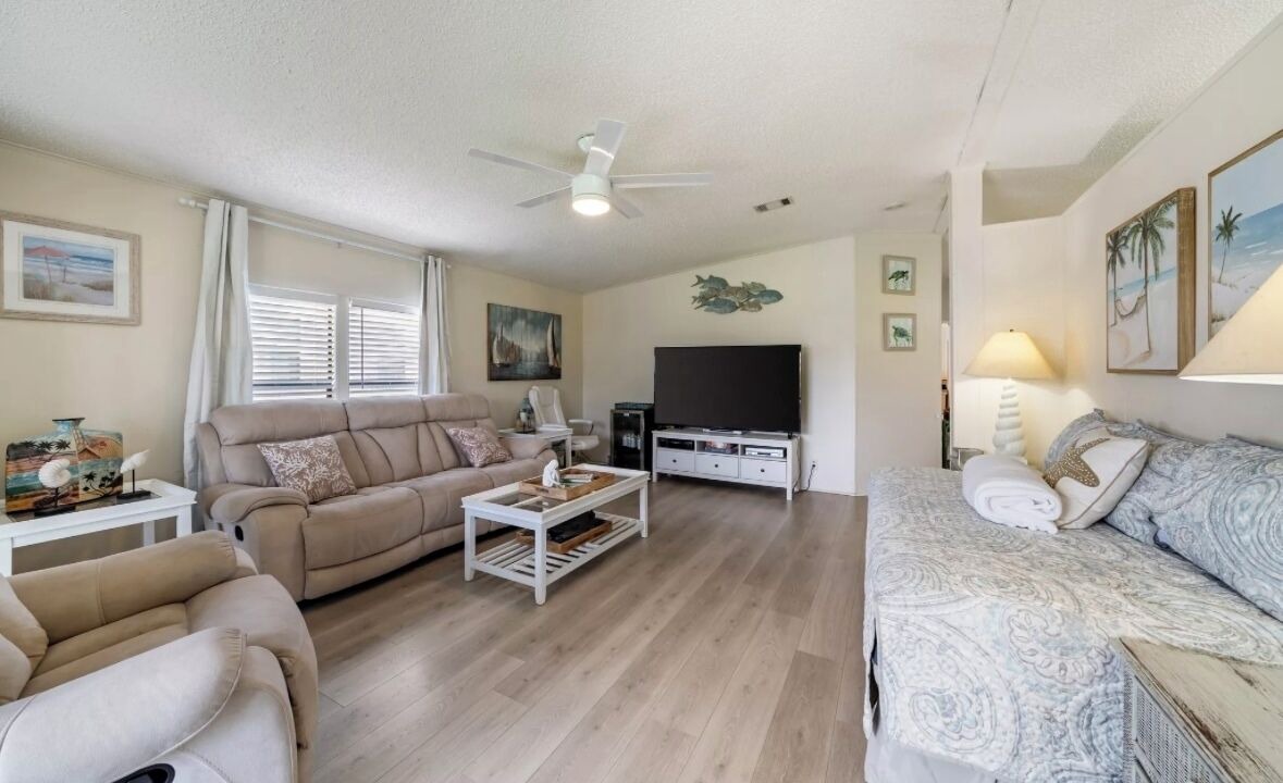 Photo of Livingroom in Sebastian Highlands
