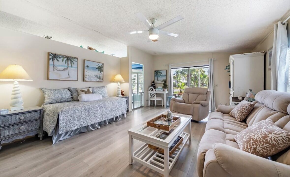 Photo of Livingroom in Sebastian Highlands