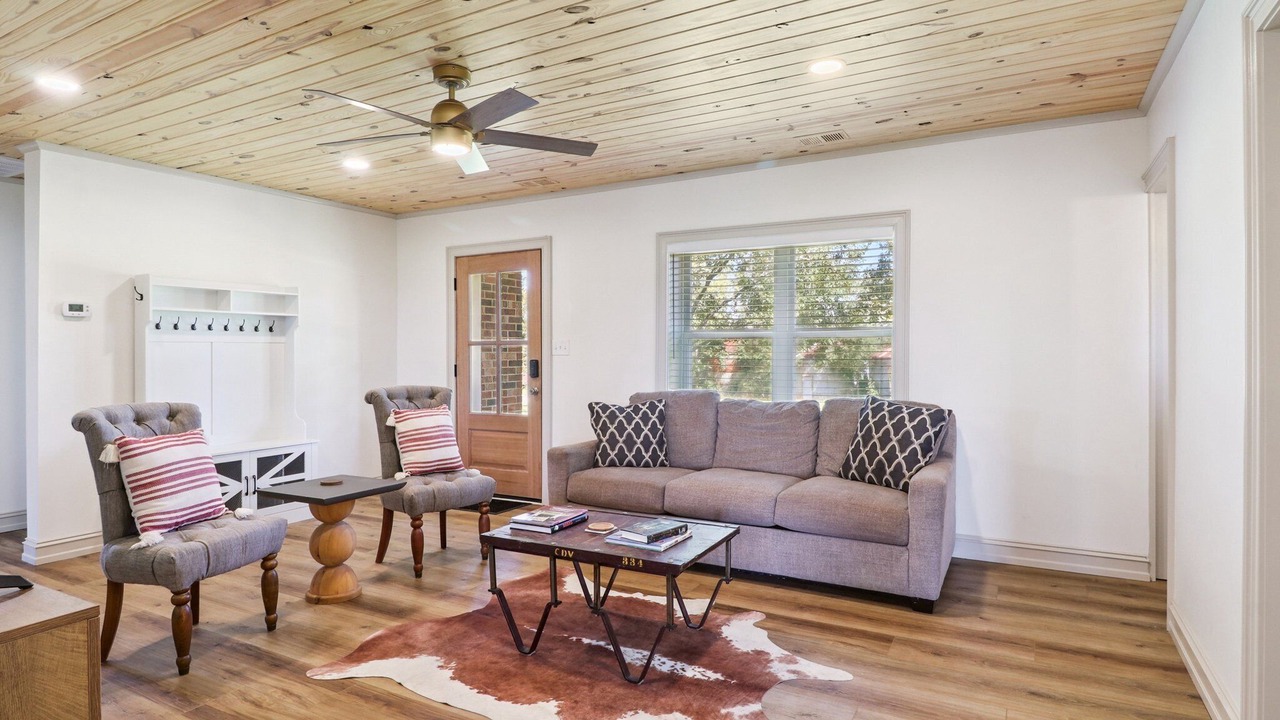 Photo of Livingroom in Claxton