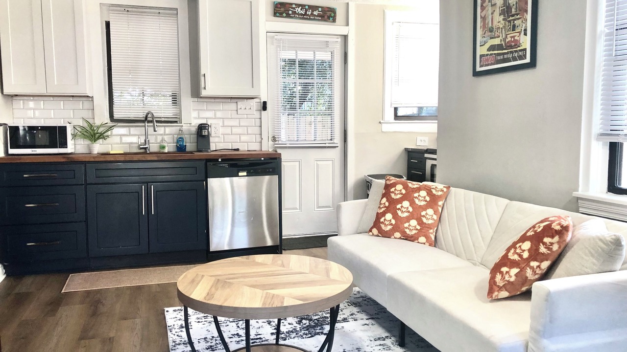 Photo of Livingroom in Midtown