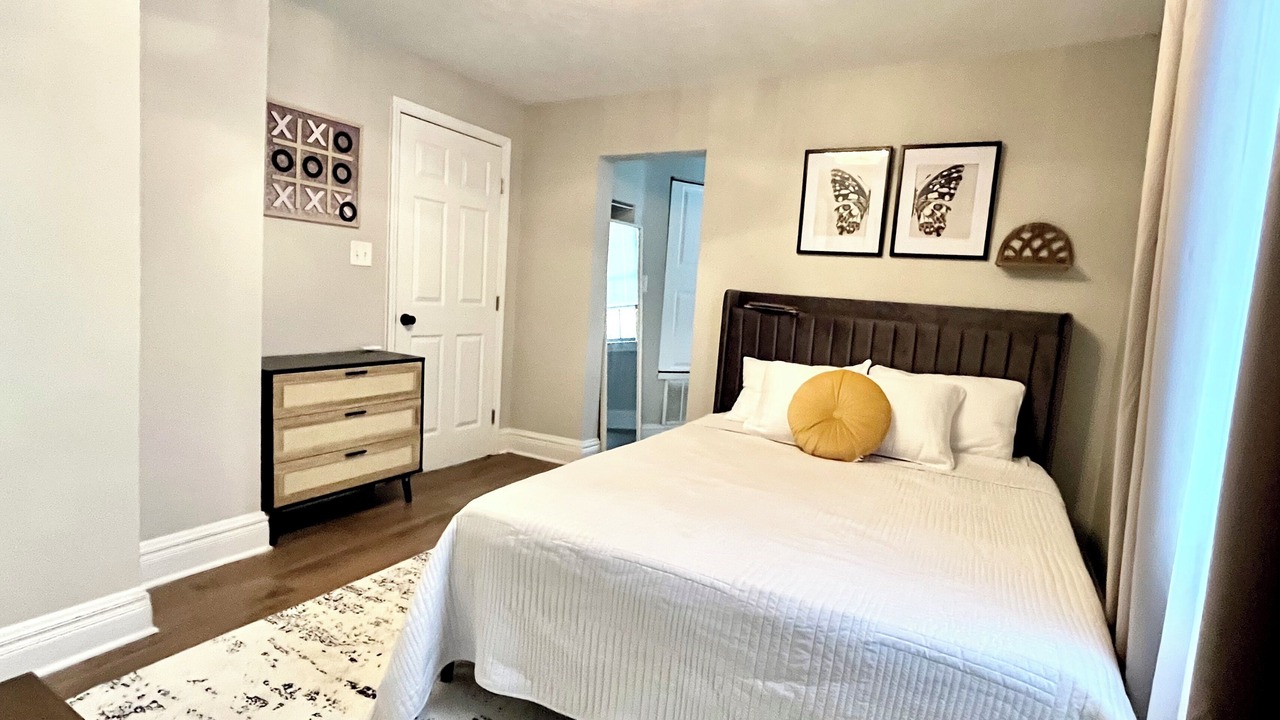 Photo of Bedroom in Midtown