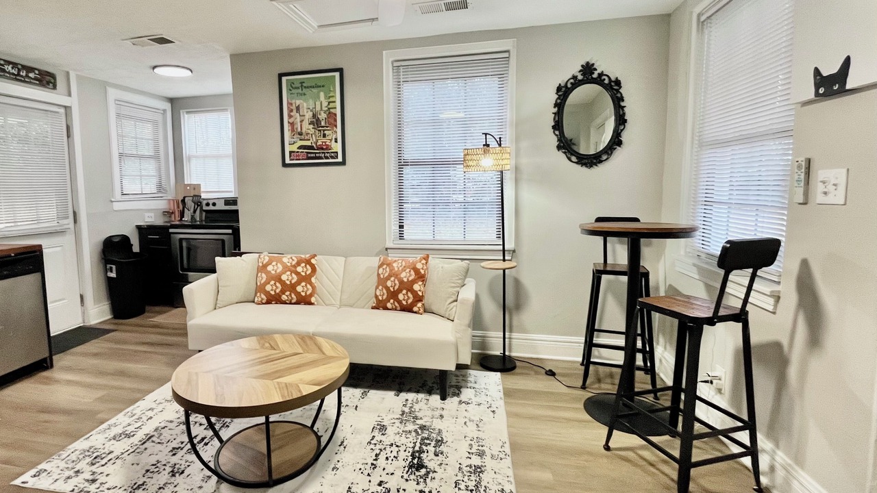 Photo of Livingroom in Midtown